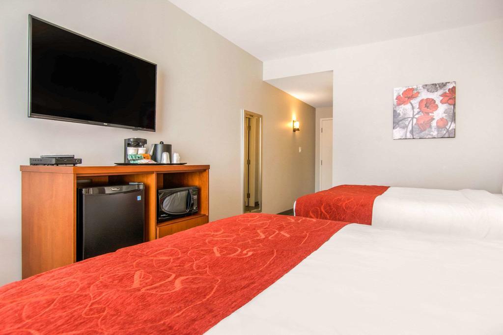 Comfort Inn & Suites Saint-Jerome Exterior photo