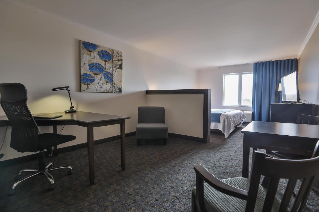 Comfort Inn & Suites Saint-Jerome Exterior photo